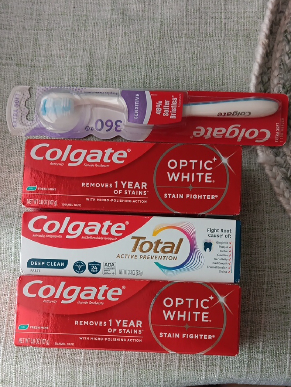 Colgate Toothpaste Bundle with Toothbrush - Red/White